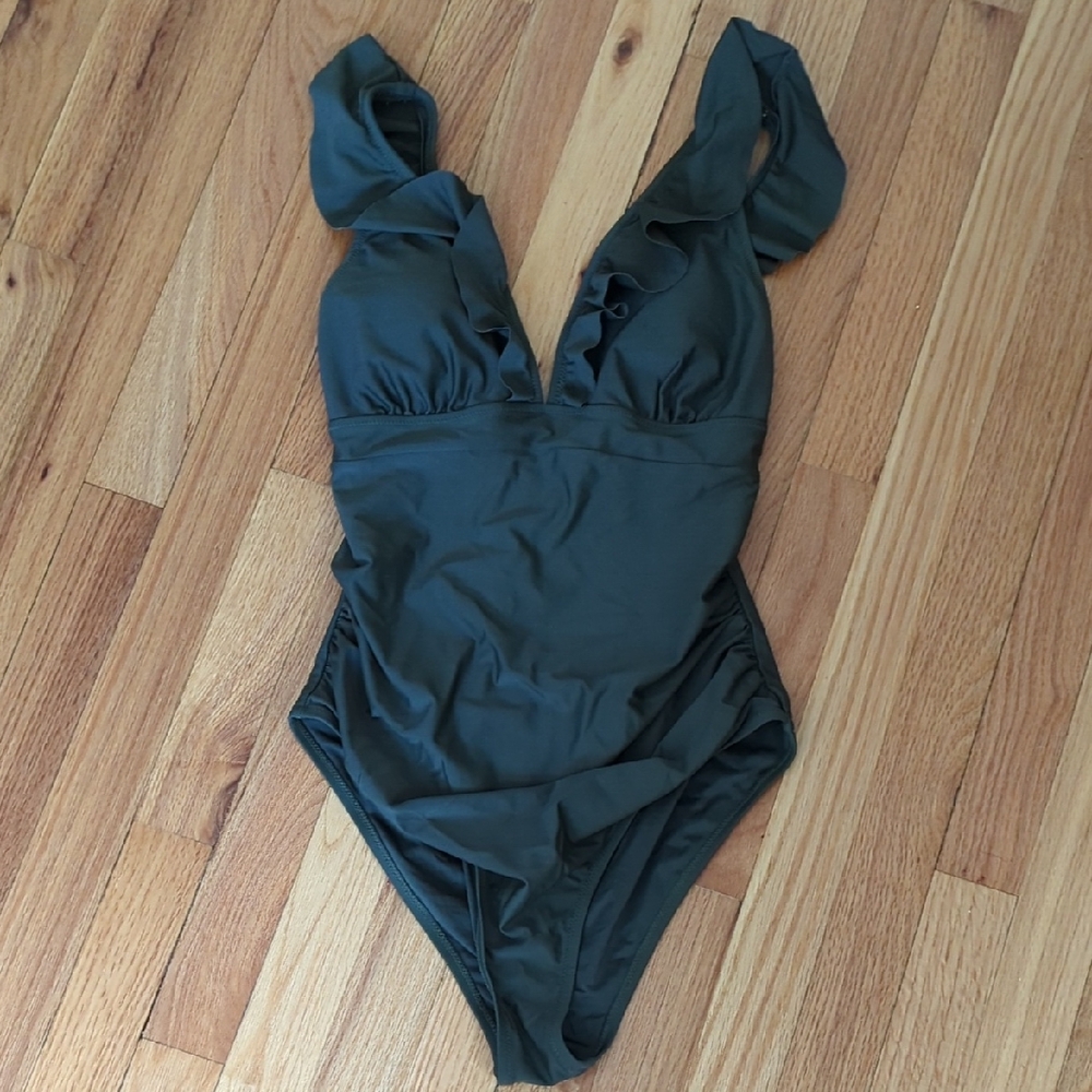 Cupshe Ruffled One Piece Swimsuit - Green